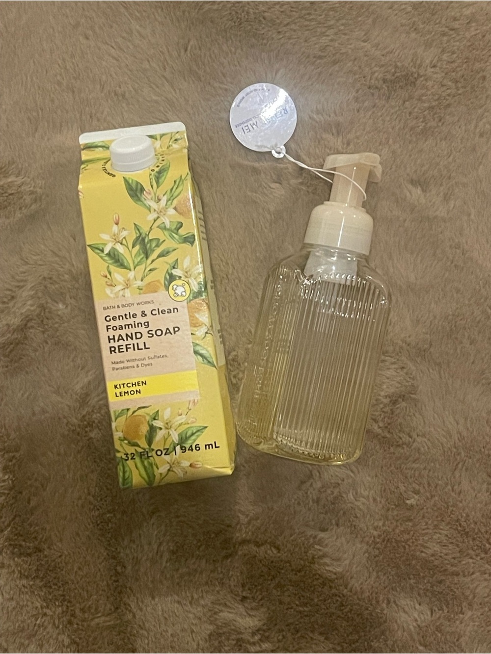 BBW BATH BODY WORKS YELLOW SOAP DISPENSER GLASS REFILL, KITCHEN LEMON LARGE SET
